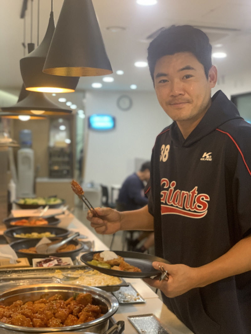 롯데, 선수단 식단에  ‘롯데푸드 식물성 육류’ 제로미트 제공